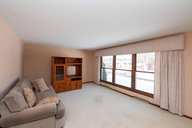 1008 Marnie Street S, Maplewood, MN 55119