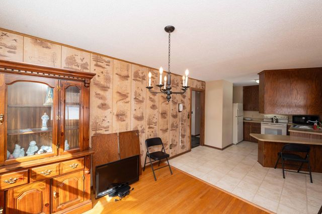 1008 Marnie Street S, Maplewood, MN 55119