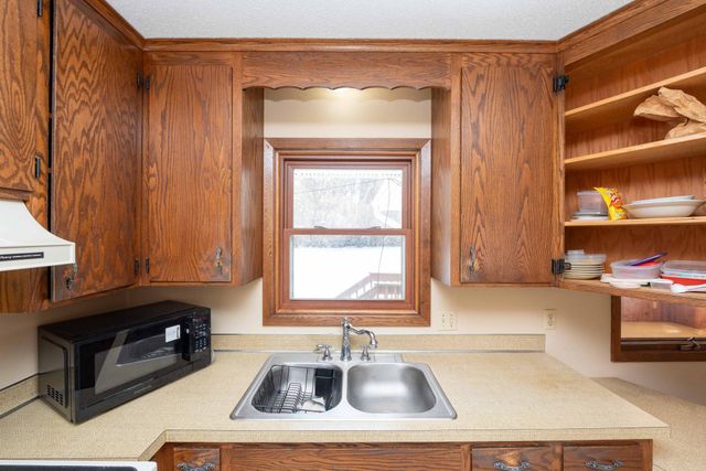 1008 Marnie Street S, Maplewood, MN 55119