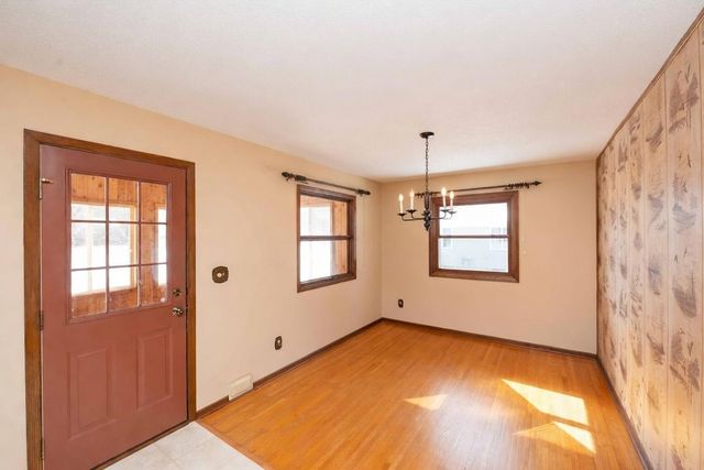 1008 Marnie Street S, Maplewood, MN 55119