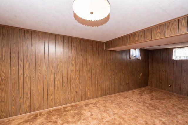 1008 Marnie Street S, Maplewood, MN 55119