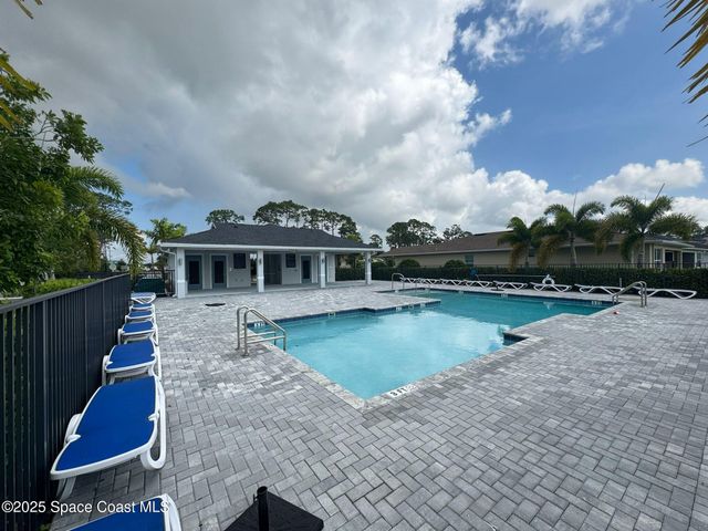 724 Veridian Circle NW, Palm Bay, FL 32907