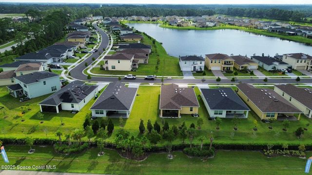 724 Veridian Circle NW, Palm Bay, FL 32907