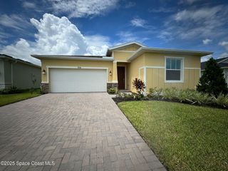 724 Veridian Circle NW, Palm Bay, FL 32907