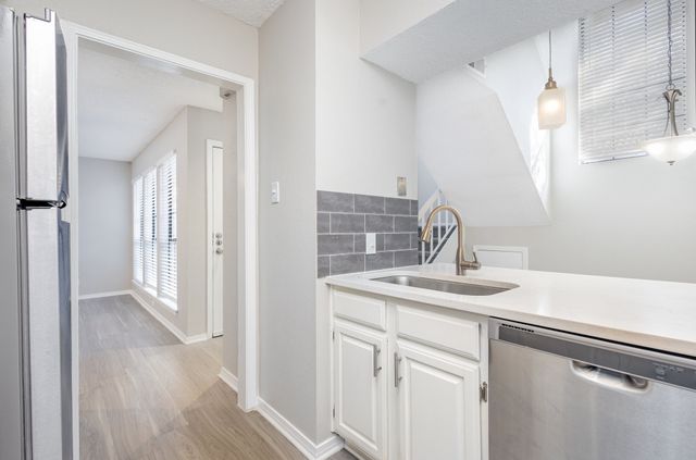 18240 Midway Road 204, Dallas, TX 75287