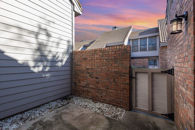 18240 Midway Road 204, Dallas, TX 75287