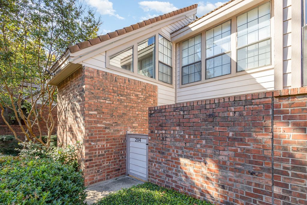 18240 Midway Road 204, Dallas, TX 75287