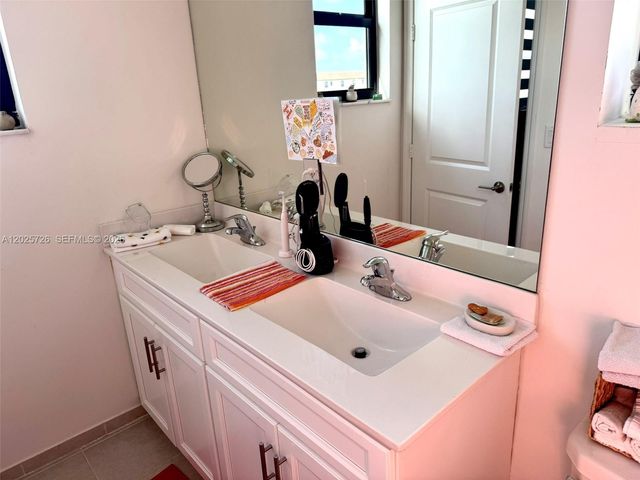 10020 SW 228th Ter, Miami, FL 33190