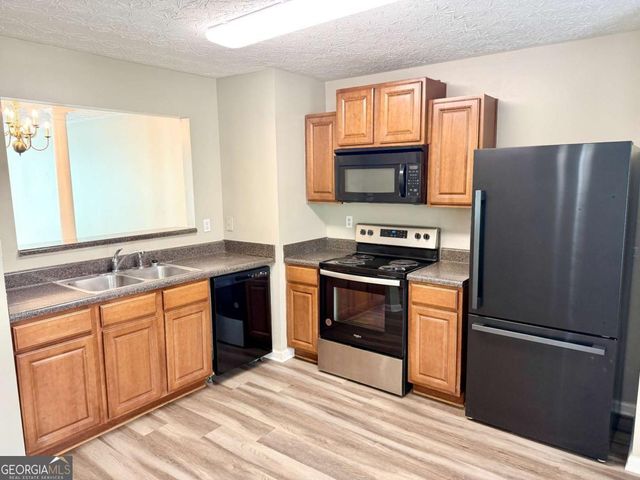 1691 Redan W, Lithonia, GA 30058