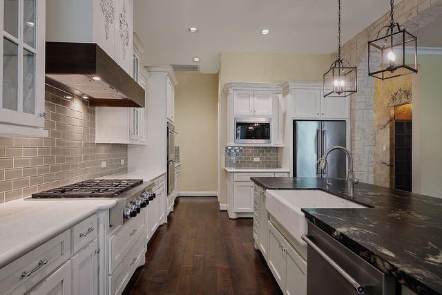 330 Mill Creek Road, Pinehurst, TX 77362