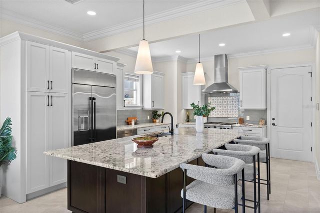 2807 W SITIOS STREET, Tampa, FL 33629