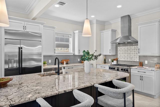 2807 W SITIOS STREET, Tampa, FL 33629