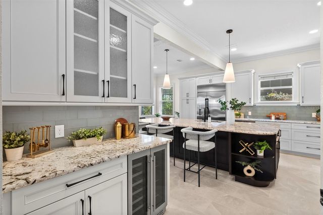 2807 W SITIOS STREET, Tampa, FL 33629