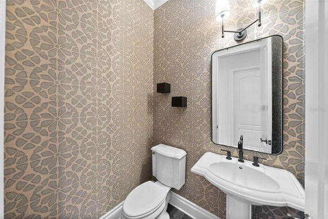 2807 W SITIOS STREET, Tampa, FL 33629