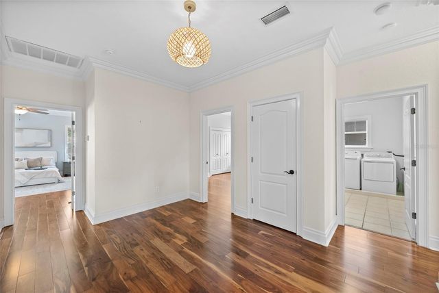 2807 W SITIOS STREET, Tampa, FL 33629