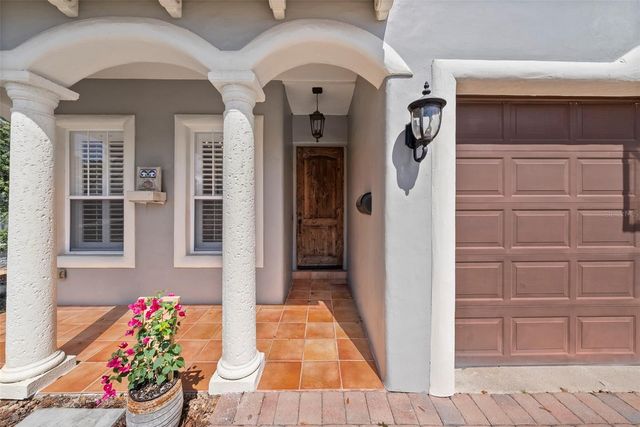 2807 W SITIOS STREET, Tampa, FL 33629