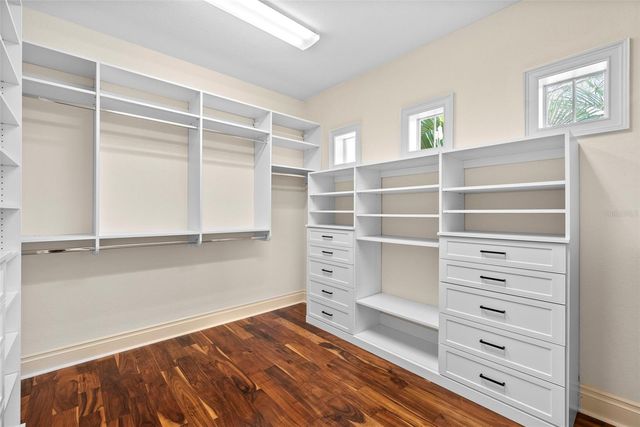 2807 W SITIOS STREET, Tampa, FL 33629