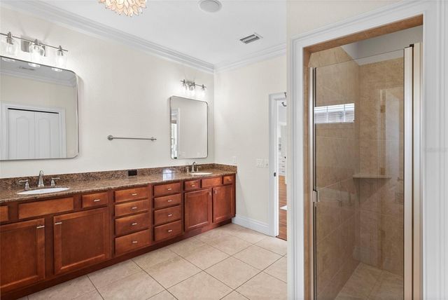 2807 W SITIOS STREET, Tampa, FL 33629