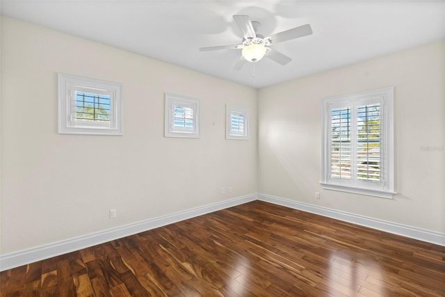 2807 W SITIOS STREET, Tampa, FL 33629