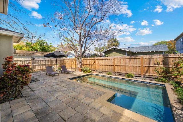 2807 W SITIOS STREET, Tampa, FL 33629