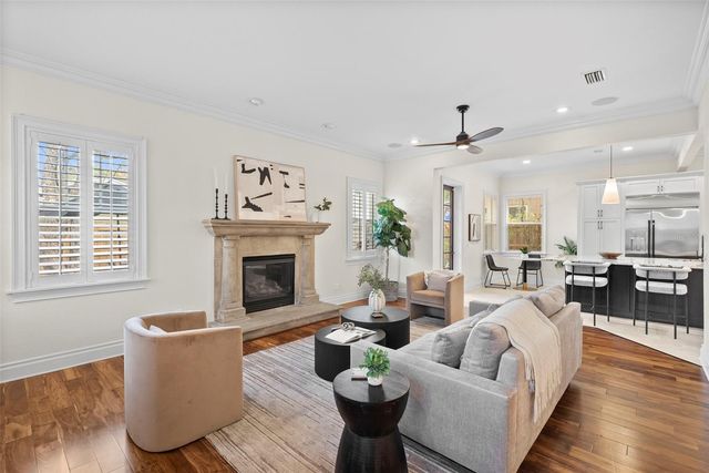 2807 W SITIOS STREET, Tampa, FL 33629