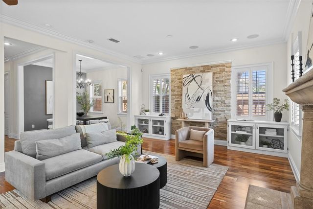 2807 W SITIOS STREET, Tampa, FL 33629