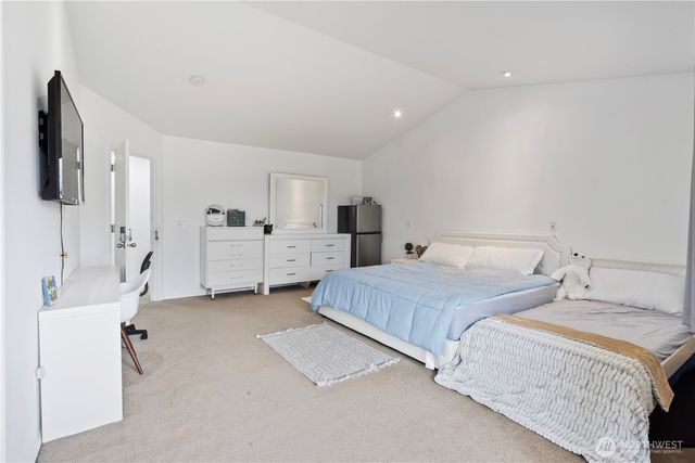 709 142nd Pl SW, Lynnwood, WA 98087