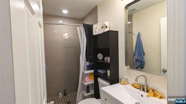 7 Maple Street, Bloomfield, NJ 07003