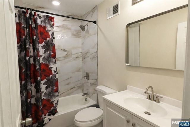 7 Maple Street, Bloomfield, NJ 07003