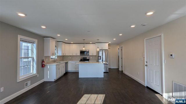 7 Maple Street, Bloomfield, NJ 07003