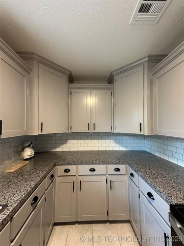206 NE 1st, Red Oak, OK 74563