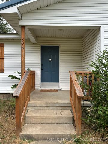 206 NE 1st, Red Oak, OK 74563
