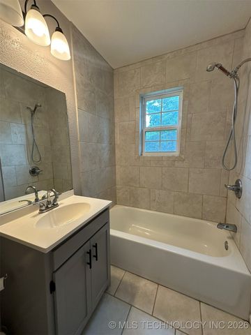 206 NE 1st, Red Oak, OK 74563