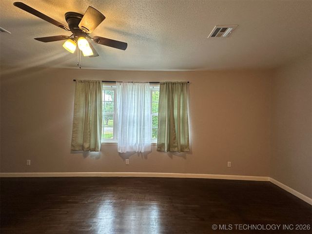 206 NE 1st, Red Oak, OK 74563