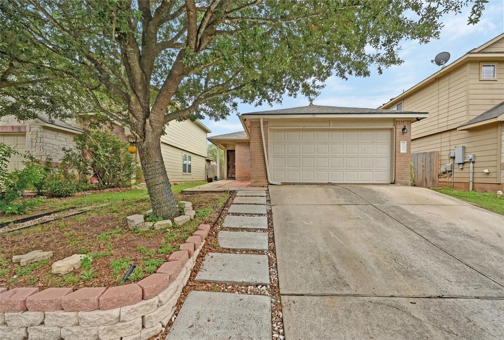 137 Hillhouse LN, Manchaca, TX 78652
