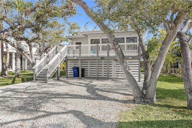 5731 Lauder ST, Fort Myers Beach, FL 33931