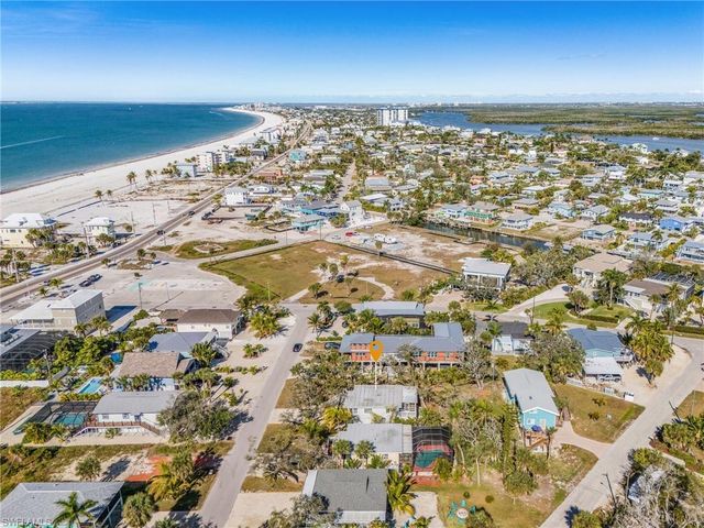 5731 Lauder ST, Fort Myers Beach, FL 33931