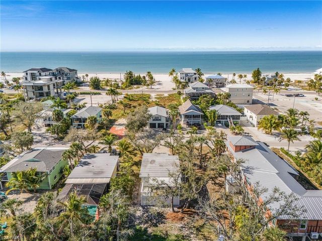 5731 Lauder ST, Fort Myers Beach, FL 33931