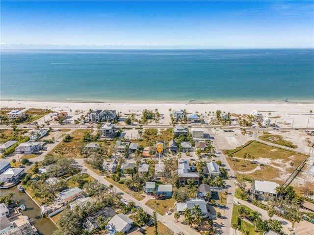 5731 Lauder ST, Fort Myers Beach, FL 33931