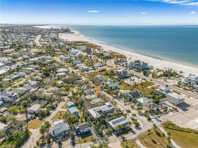 5731 Lauder ST, Fort Myers Beach, FL 33931