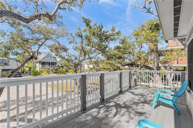 5731 Lauder ST, Fort Myers Beach, FL 33931