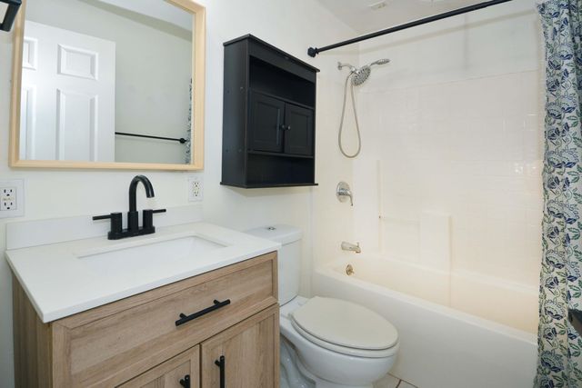 220 E James Street, Lawrence Twp, MI 49064