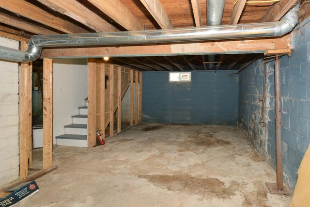 220 E James Street, Lawrence Twp, MI 49064