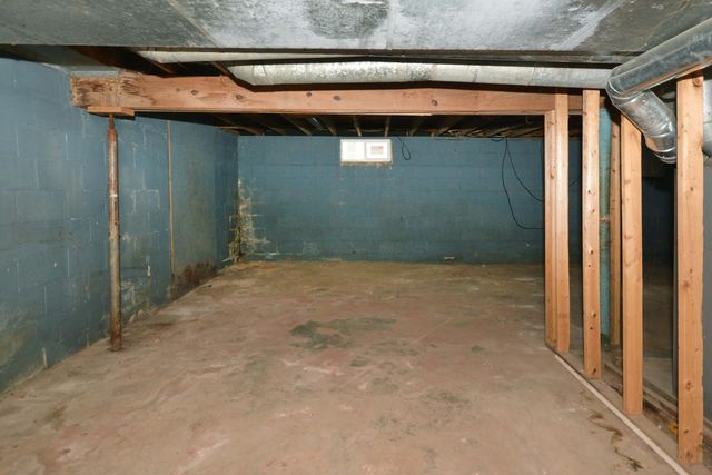 220 E James Street, Lawrence Twp, MI 49064