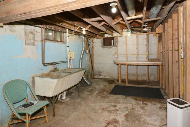 220 E James Street, Lawrence Twp, MI 49064