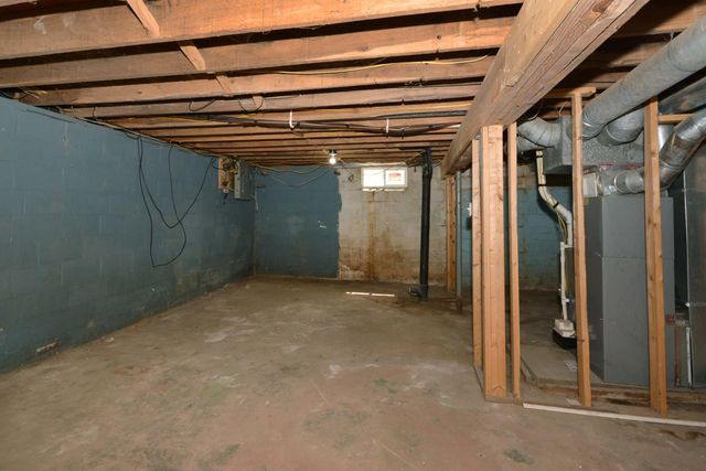 220 E James Street, Lawrence Twp, MI 49064