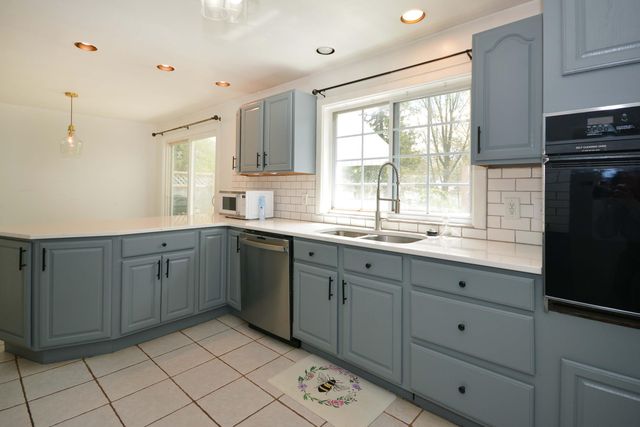220 E James Street, Lawrence Twp, MI 49064