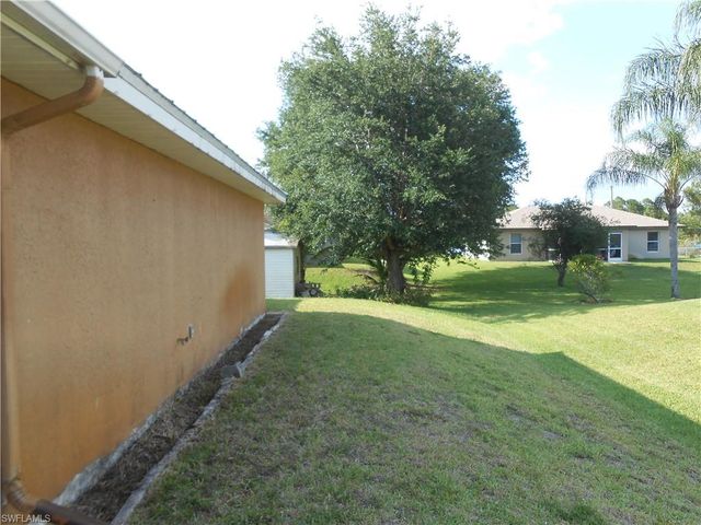 1221 Belair ST E, Lehigh Acres, FL 33974