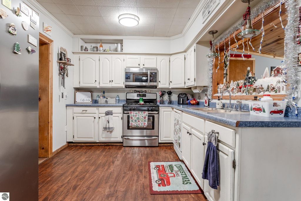 Image 7 of property listing at 403 Erie Street, Grayling, MI 49738