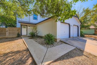 9201 Sedgemoor TRL A, Austin, TX 78748